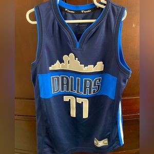 Dallas Mavericks Small Youth Jersey- Luka Doncic